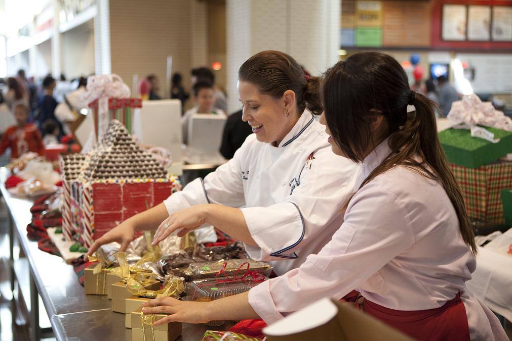 Join NorthPark Center for the ultimate holiday bake sale benefiting the North Texas Food Bank's Cooking Matters