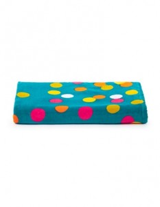 beach towel with polka dots via genpink.com