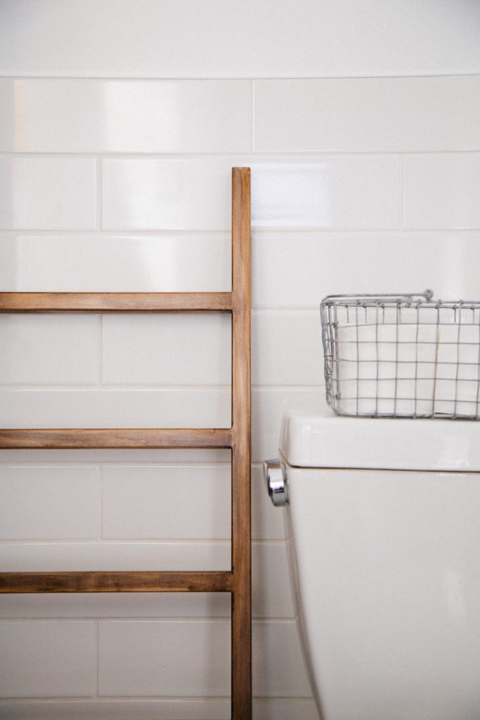 How to Spruce Up Your Bathroom On the Cheap