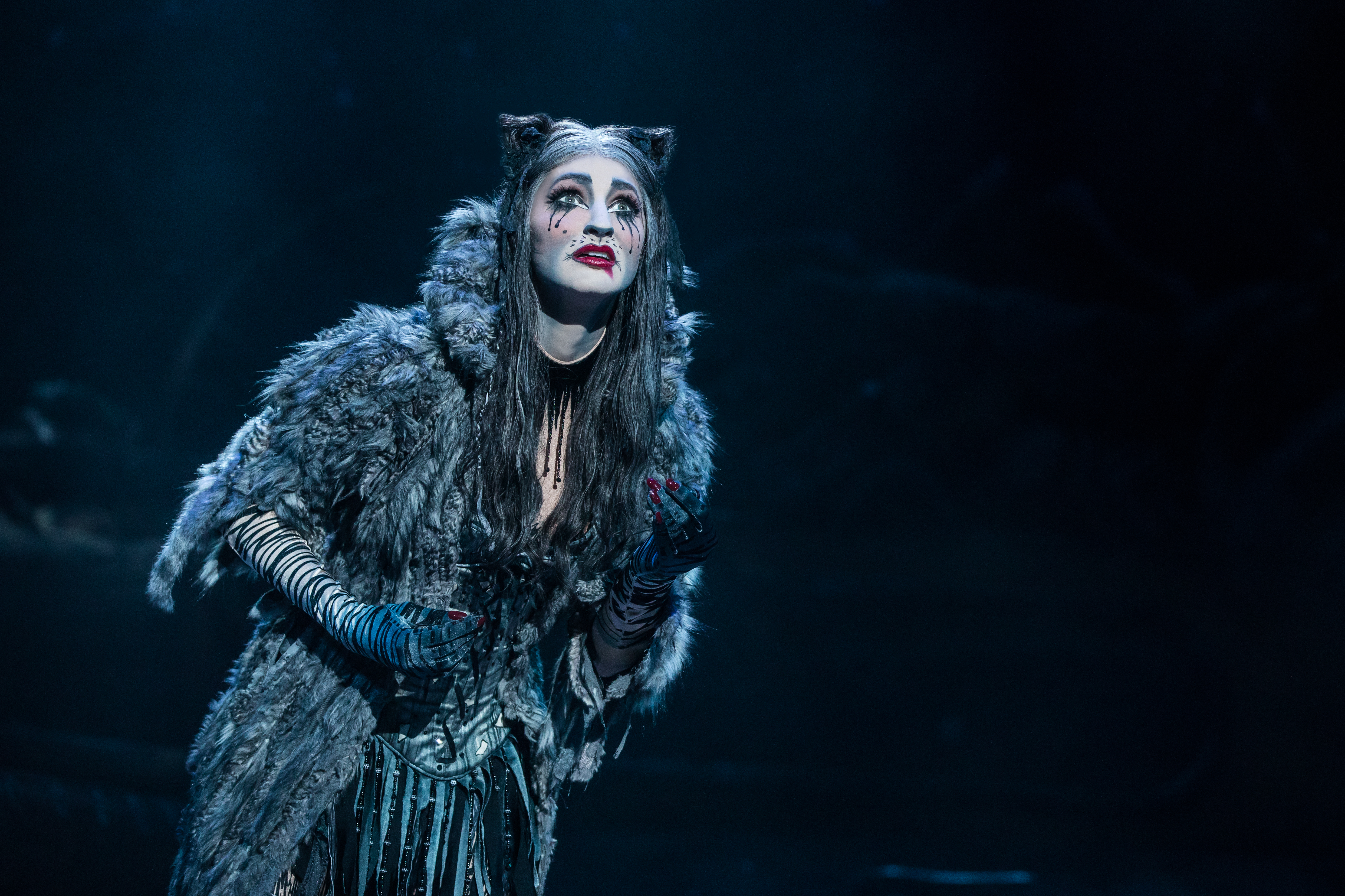 Keri René Fuller as Grizabella in the North American Tour of CATS. Photo by Matthew Murphy 2019