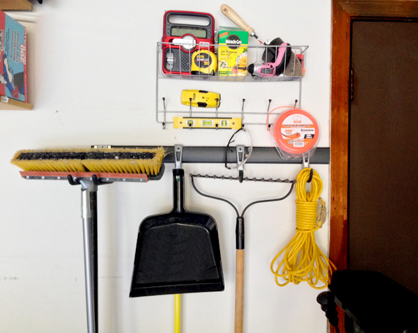 Garage Organizing with Rubbermaid #pmedia #FastTrack