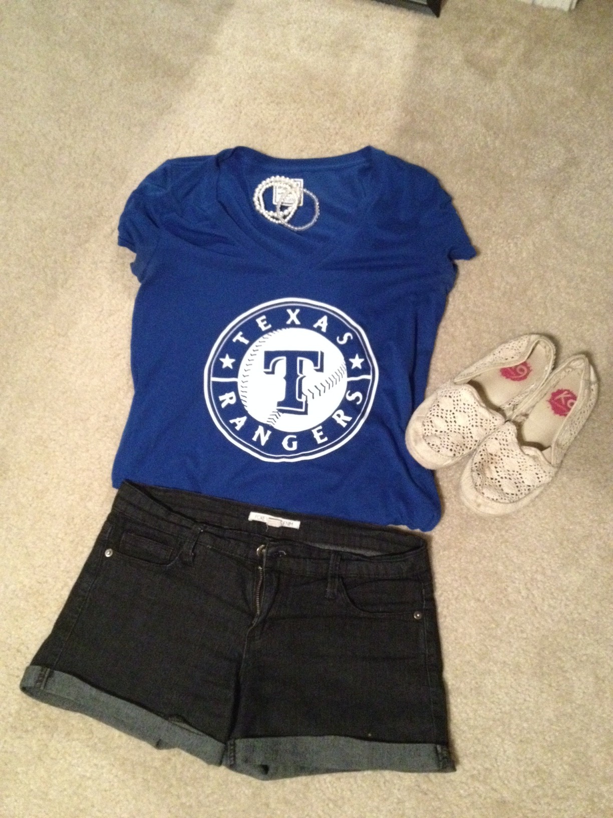 summer baseball outfit via genpink.com