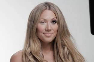 Colbie Caillat with her new single Try talking about pressures of beauty for women