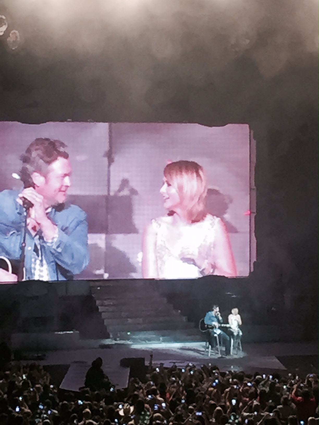 Miranda Lambert brings Blake Shelton on stage in Dallas via genpink.com